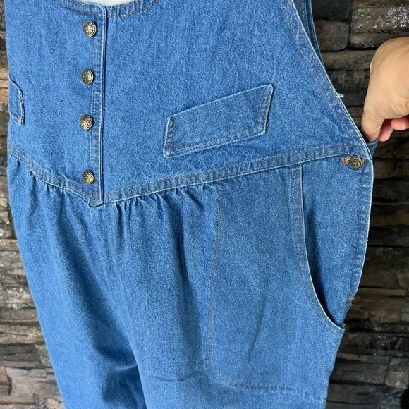 MATERNITY 👶🏻Blue Denim Overalls with Adjustable Straps and Relaxed Fit - Picture 5 of 15